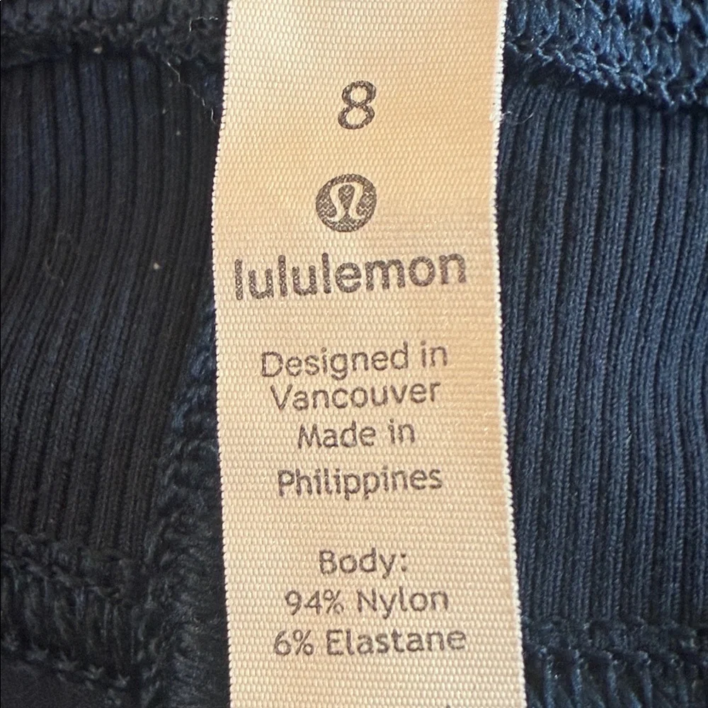 Lululemon On The Fly Pant Size 8 Navy 25” Cropped Pull On Work Travel